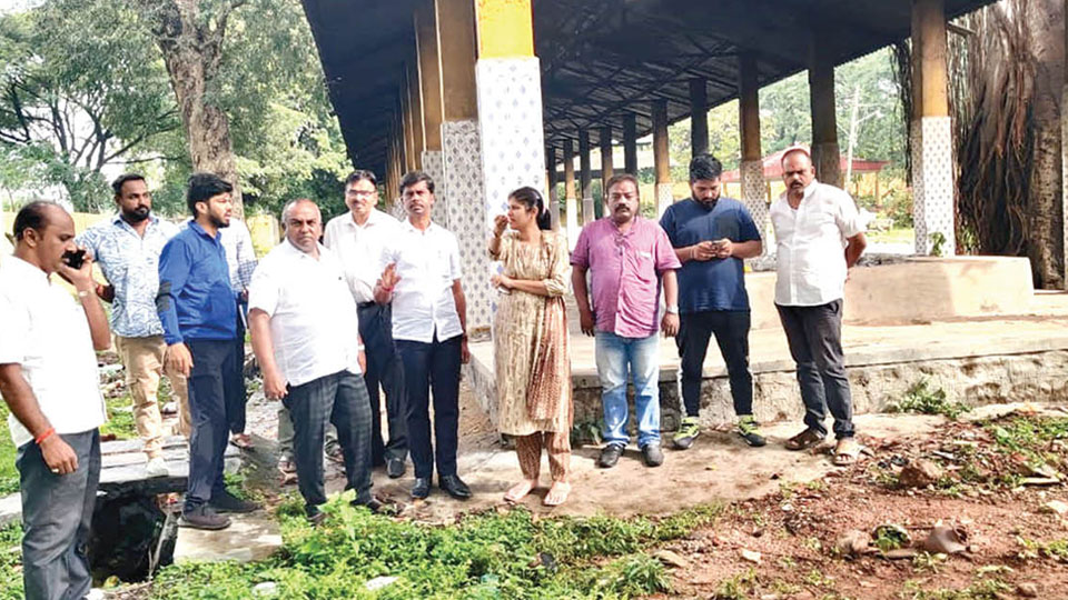 MLA, Mayor inspect flooded crematorium at Chamundi foothill