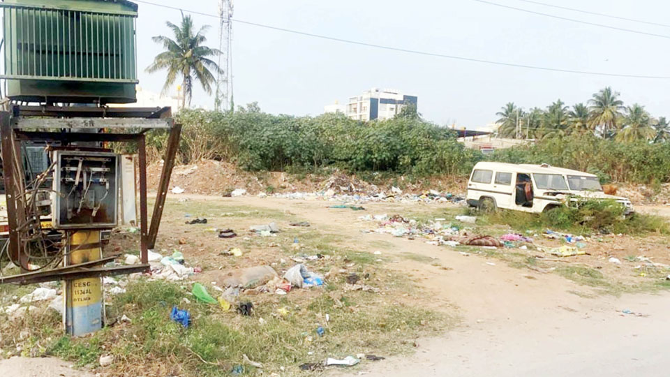 Residents of Thathappa Layout demand fencing of neglected park space